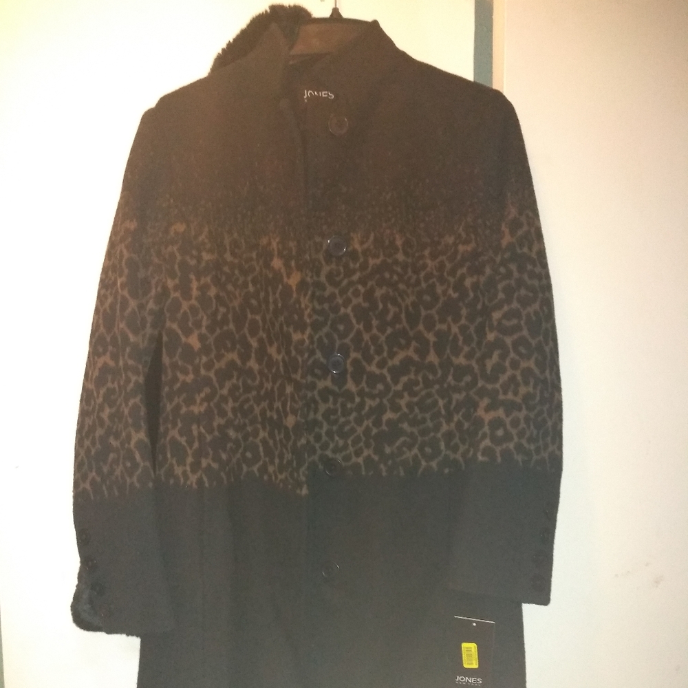 Wool blend Jones NY Leopard print coat w/ faux fur
